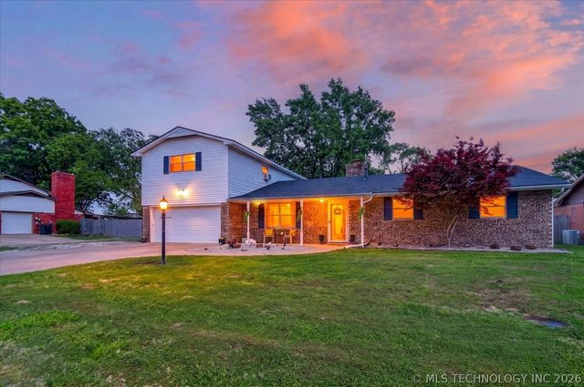 502 S Barclay Avenue, Dewey, OK 74029