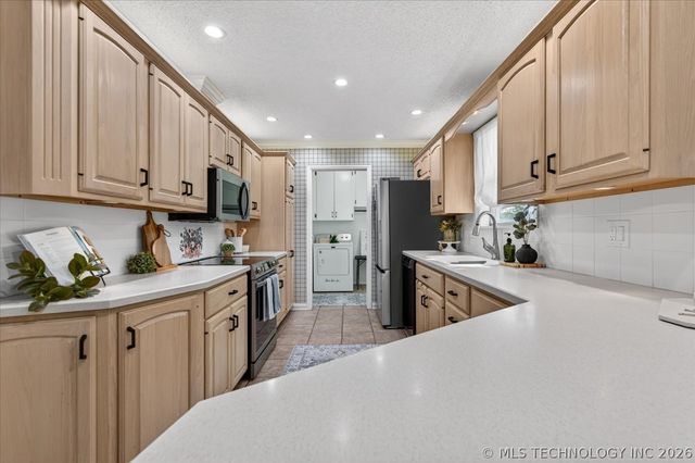 502 S Barclay Avenue, Dewey, OK 74029