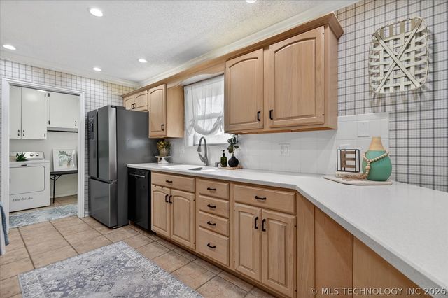 502 S Barclay Avenue, Dewey, OK 74029