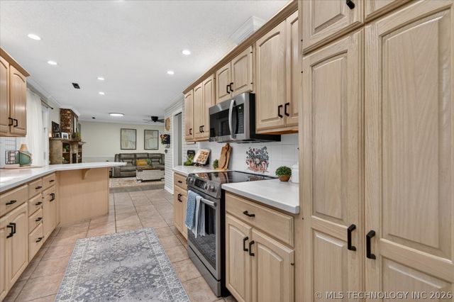 502 S Barclay Avenue, Dewey, OK 74029