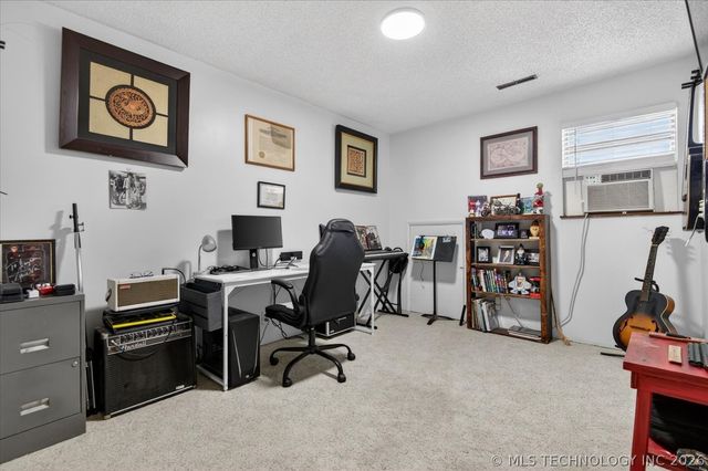 502 S Barclay Avenue, Dewey, OK 74029