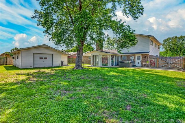 502 S Barclay Avenue, Dewey, OK 74029