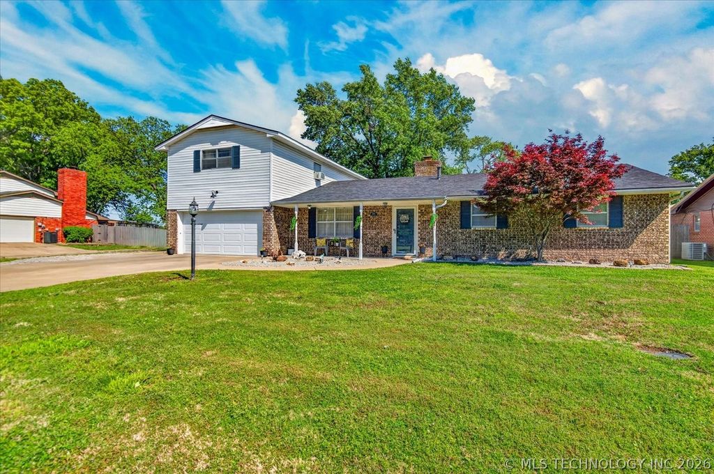 502 S Barclay Avenue, Dewey, OK 74029
