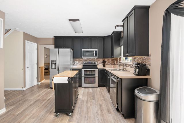 100 SURREY DR, Ruther Glen, VA 22546