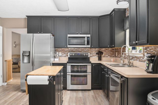 100 SURREY DR, Ruther Glen, VA 22546