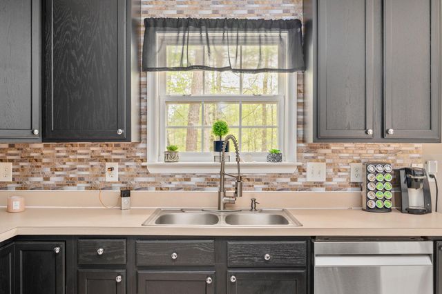 100 SURREY DR, Ruther Glen, VA 22546