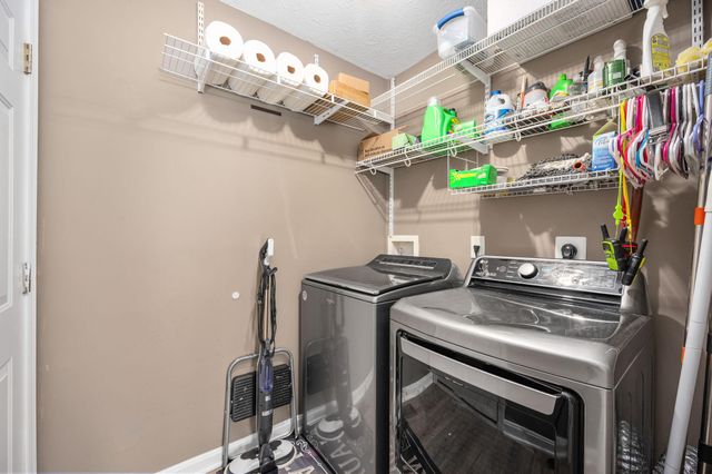 100 SURREY DR, Ruther Glen, VA 22546
