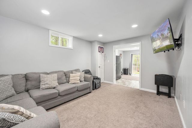 100 SURREY DR, Ruther Glen, VA 22546