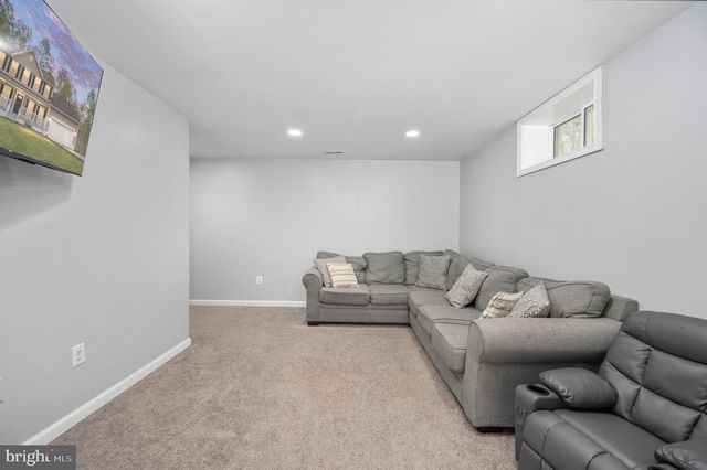 100 SURREY DR, Ruther Glen, VA 22546