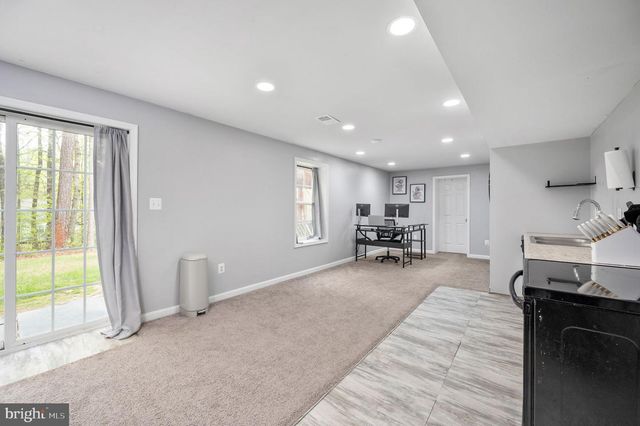100 SURREY DR, Ruther Glen, VA 22546