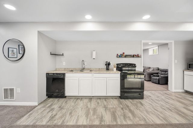 100 SURREY DR, Ruther Glen, VA 22546