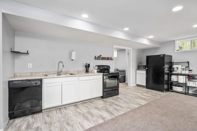 100 SURREY DR, Ruther Glen, VA 22546