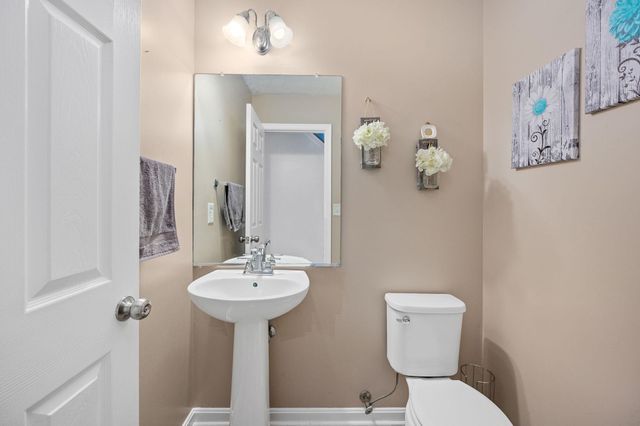 100 SURREY DR, Ruther Glen, VA 22546