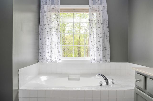 100 SURREY DR, Ruther Glen, VA 22546