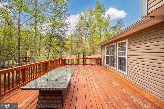 100 SURREY DR, Ruther Glen, VA 22546