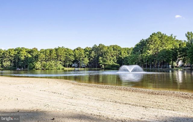 100 SURREY DR, Ruther Glen, VA 22546