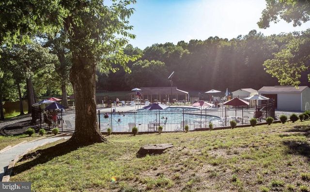 100 SURREY DR, Ruther Glen, VA 22546