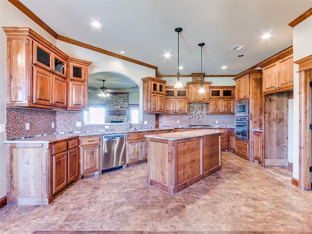 1131 Antler Ridge, Tuttle, OK 73089