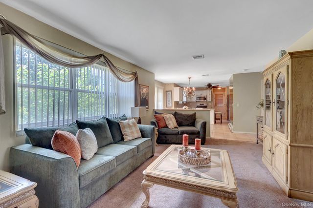 1453 7th Street, West Babylon, NY 11704