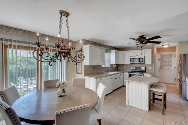 1453 7th Street, West Babylon, NY 11704
