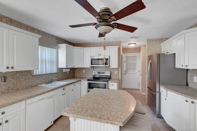 1453 7th Street, West Babylon, NY 11704