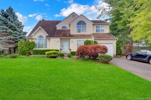 1453 7th Street, West Babylon, NY 11704