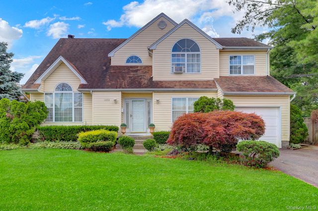 1453 7th Street, West Babylon, NY 11704