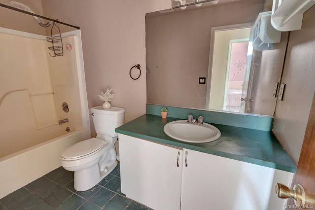 1453 7th Street, West Babylon, NY 11704