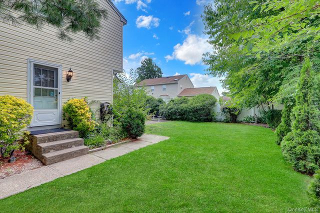 1453 7th Street, West Babylon, NY 11704