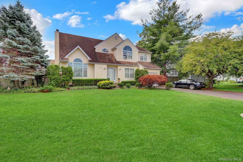1453 7th Street, West Babylon, NY 11704