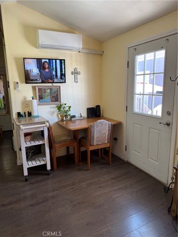 1660 Whittier Ave 4, Costa Mesa, CA 92627