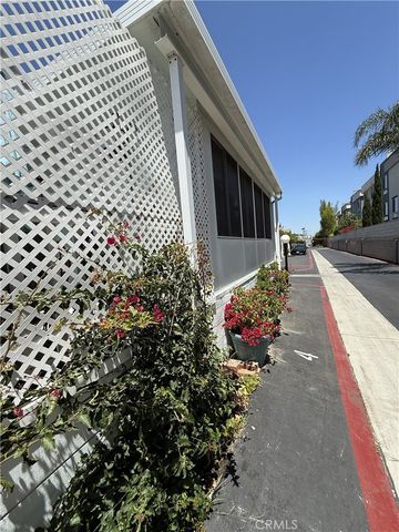 1660 Whittier Ave 4, Costa Mesa, CA 92627