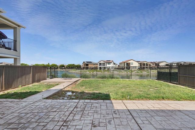 10362 Baldy Dr, Stockton, CA 95219