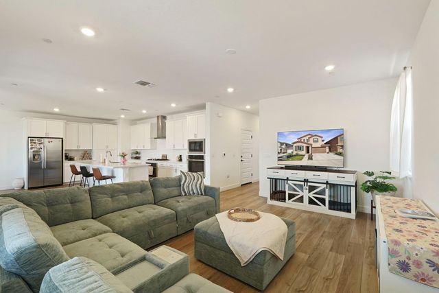 10362 Baldy Dr, Stockton, CA 95219