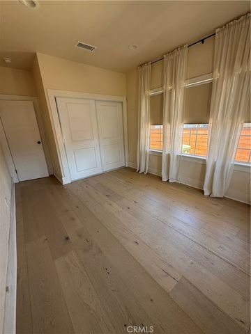 2255 W 29th St, Los Angeles, CA 90018