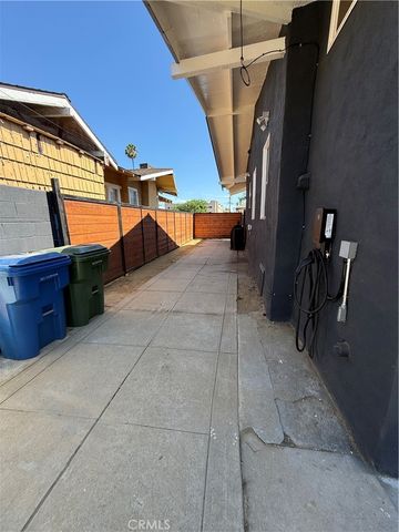 2255 W 29th St, Los Angeles, CA 90018