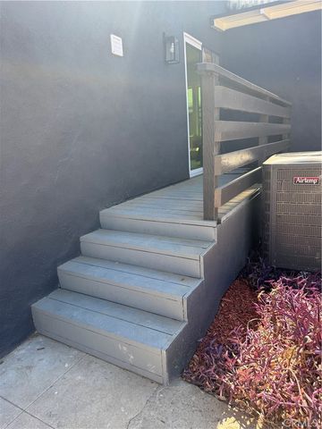 2255 W 29th St, Los Angeles, CA 90018