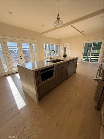2255 W 29th St, Los Angeles, CA 90018
