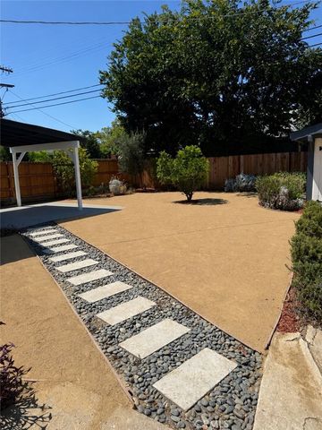 2255 W 29th St, Los Angeles, CA 90018