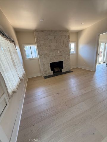2255 W 29th St, Los Angeles, CA 90018