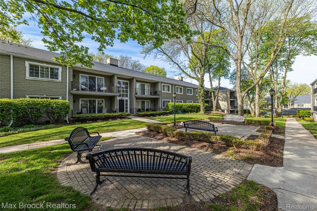 1111 N Old Woodward Avenue 23, Birmingham, MI 48009