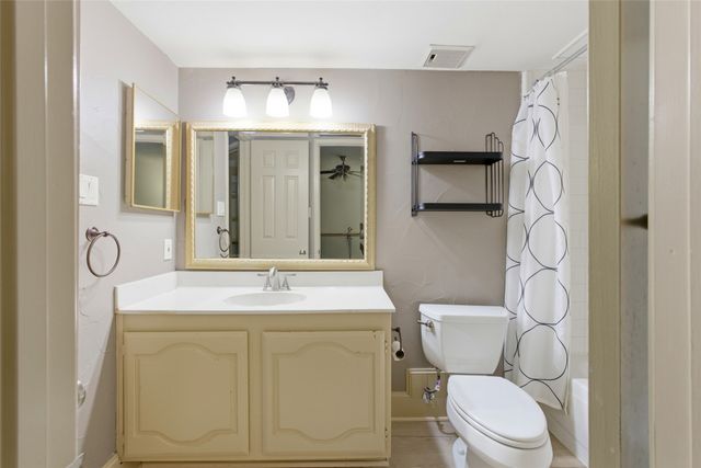 700 Canyon Side Way, Irving, TX 75063