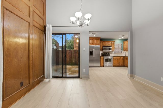 700 Canyon Side Way, Irving, TX 75063