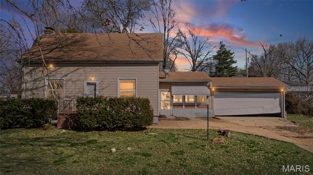 8621 Martony Lane, Berkeley, MO 63134