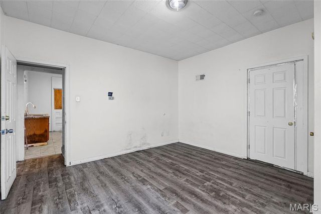 8621 Martony Lane, Berkeley, MO 63134