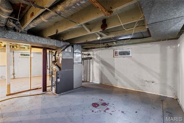 8621 Martony Lane, Berkeley, MO 63134