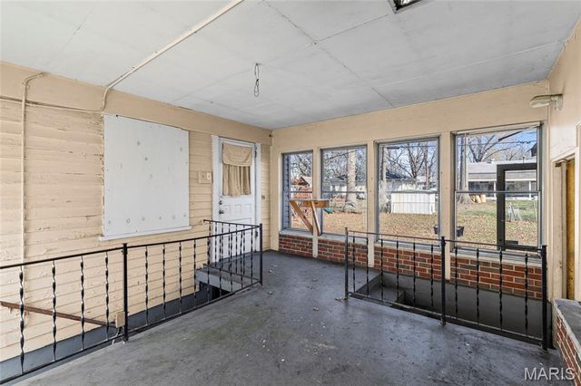 8621 Martony Lane, Berkeley, MO 63134