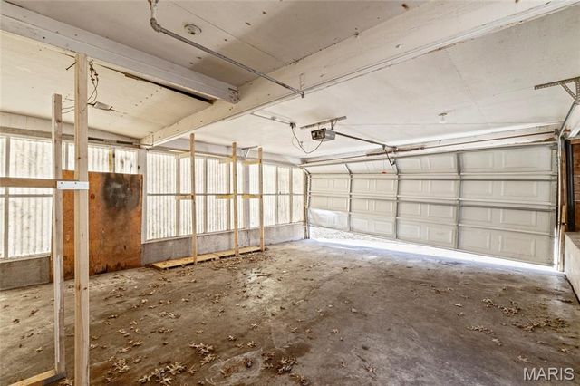 8621 Martony Lane, Berkeley, MO 63134