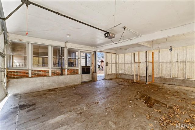 8621 Martony Lane, Berkeley, MO 63134