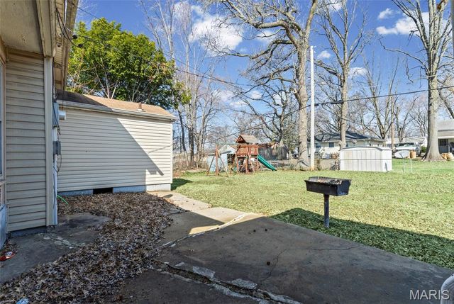 8621 Martony Lane, Berkeley, MO 63134